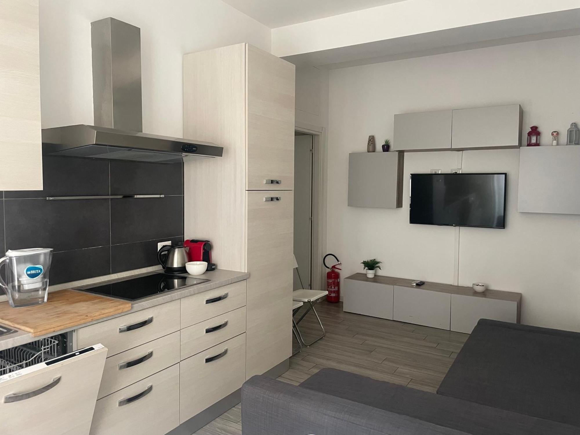 Gardone Apartment - Ampio Appartamento Con 2 Camere Da Letto - Comodo Per Duomo! Milan Luaran gambar