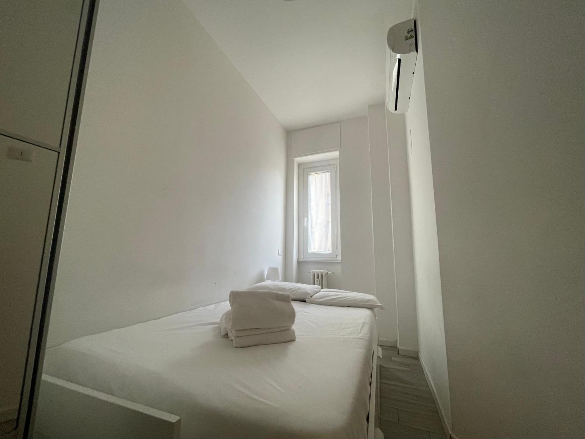Gardone Apartment - Ampio Appartamento Con 2 Camere Da Letto - Comodo Per Duomo! Milan Luaran gambar