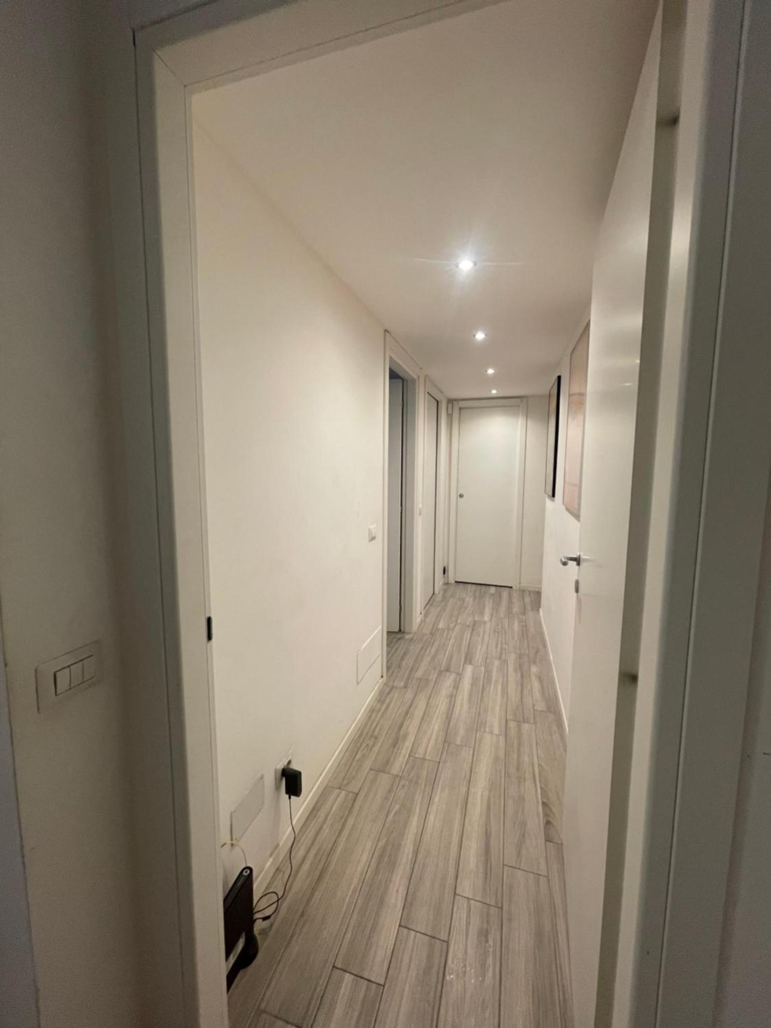 Gardone Apartment - Ampio Appartamento Con 2 Camere Da Letto - Comodo Per Duomo! Milan Luaran gambar