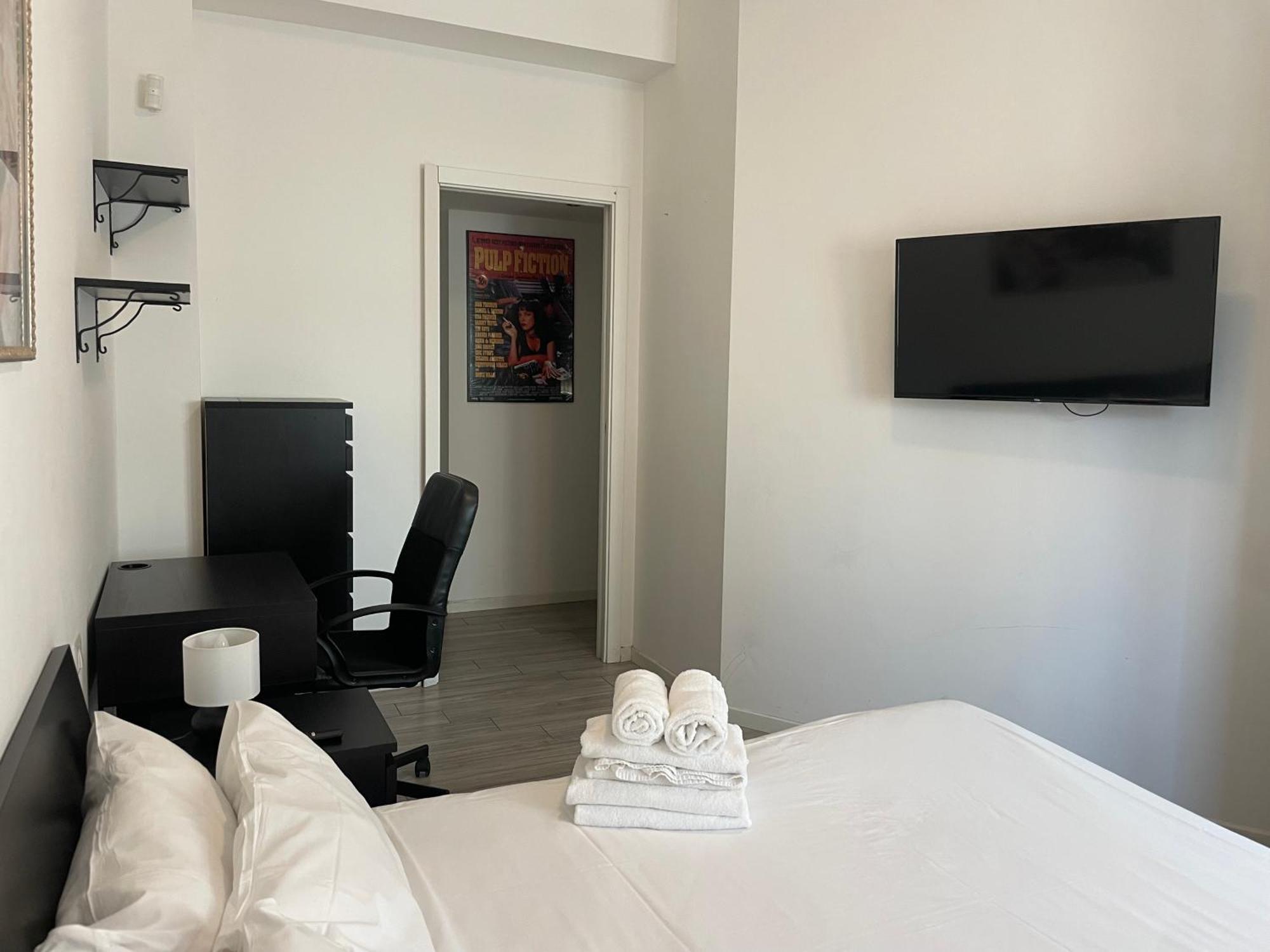 Gardone Apartment - Ampio Appartamento Con 2 Camere Da Letto - Comodo Per Duomo! Milan Luaran gambar